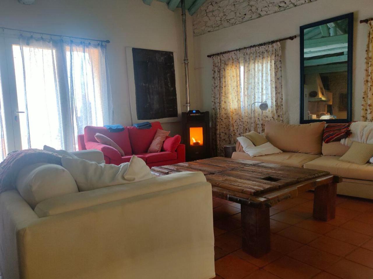 Casa Rural El Horno De La Aldegueela Torrecaballeros Exteriér fotografie